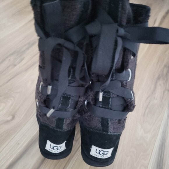 685. Ugg Boots Size 6 Excellent Preowned Condition - Picture 4 of 6